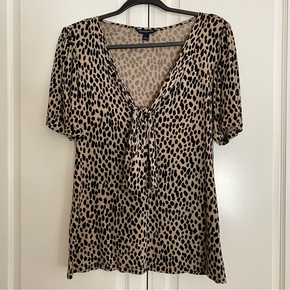 Banana Republic - Leopard Print Short Sleeve Top w/ Tie Front - Large